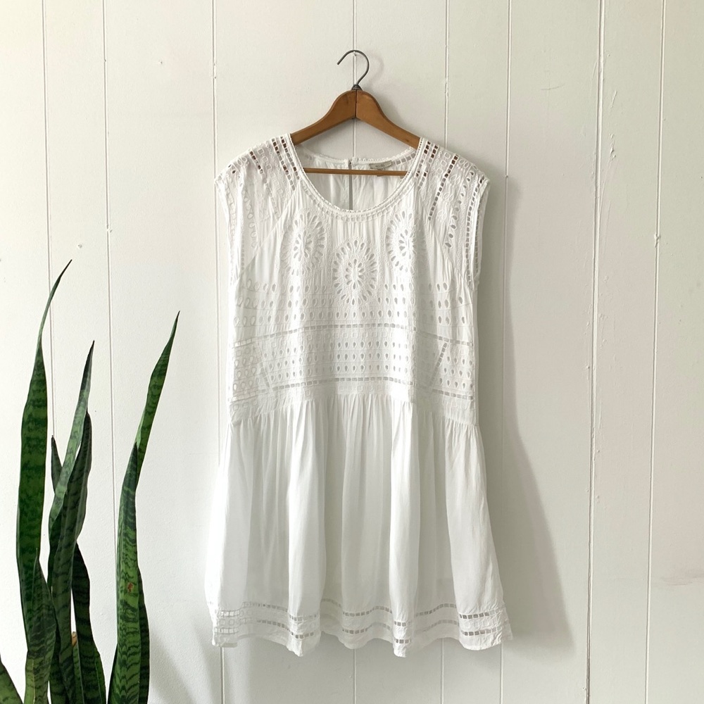 Urban Outfitters - Ecote White eyelet shift dress